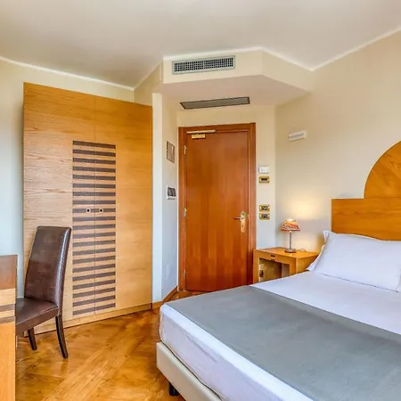Penthouse Hotel 4*